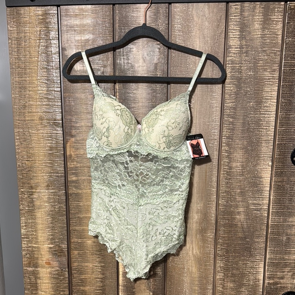 Lace Bodysuit in Light Green